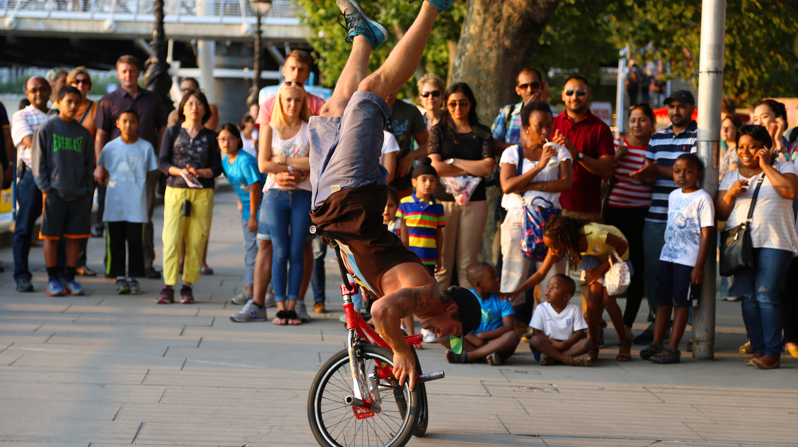Southbank Street Entertainer - Bak2Buks Media